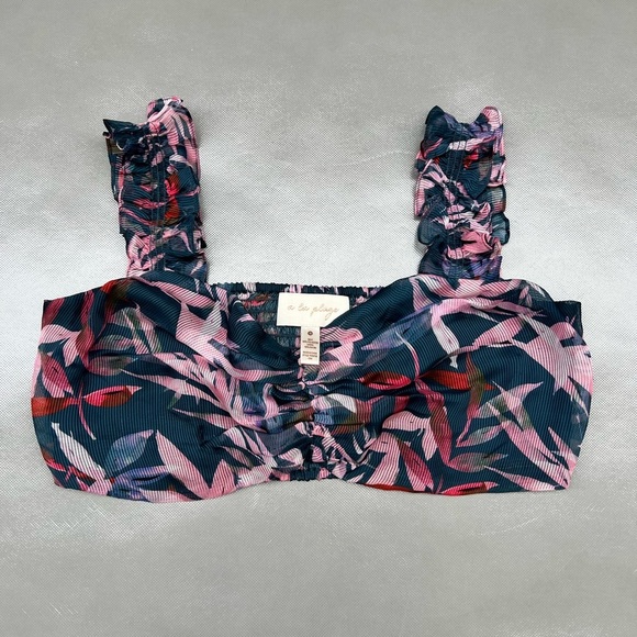 A La Plage Tropical Print Crop Top - Picture 2 of 3